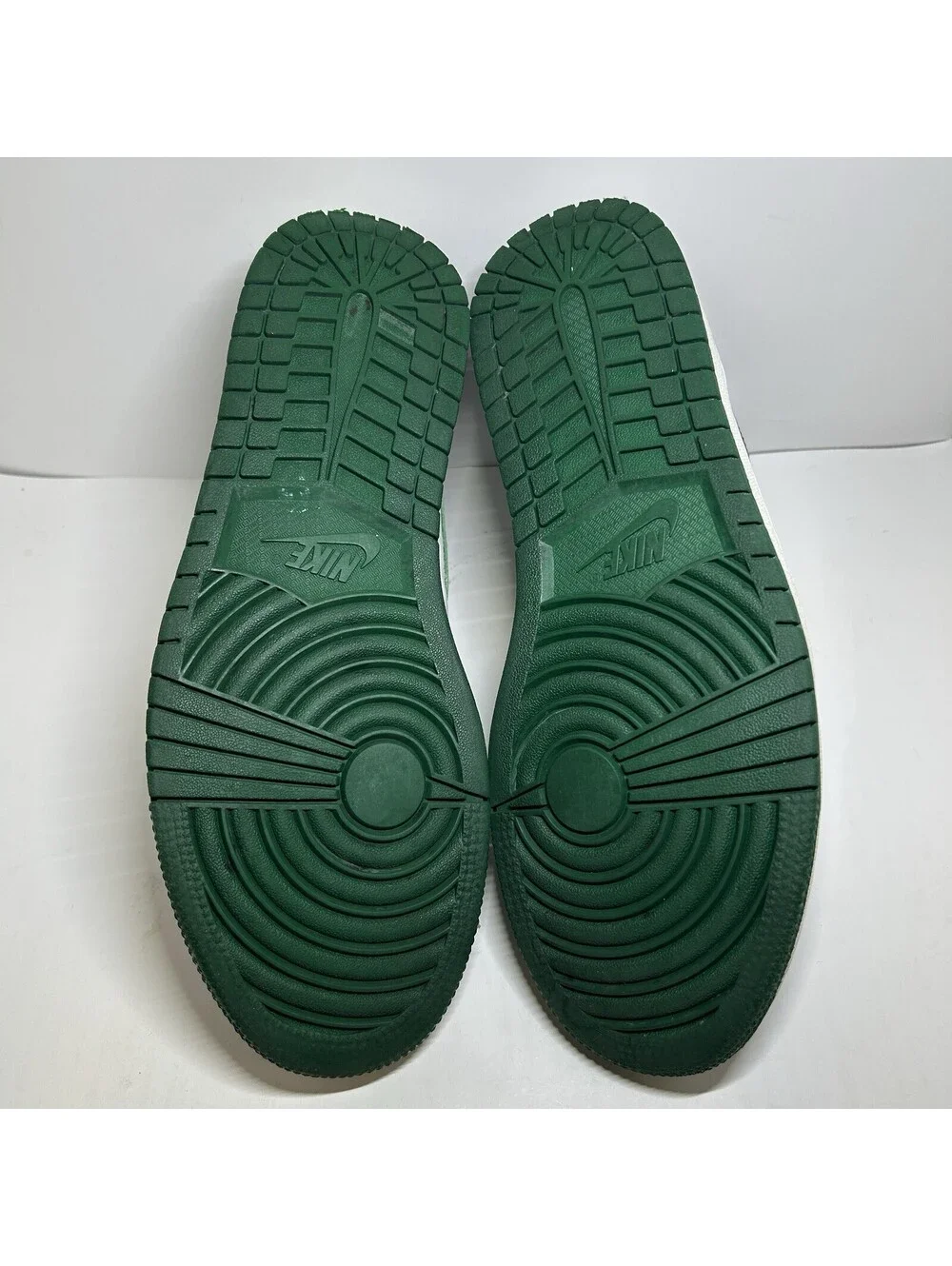 Air Jordan 1 Mid Green Toe 2019 - Size 10 - (554724-067)